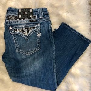 ✨Miss Me✨ capri jeans size 32
